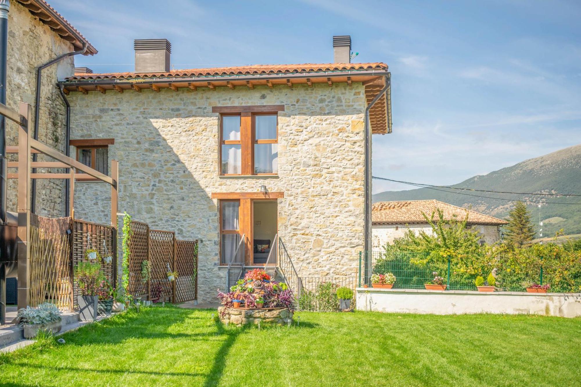 Acogedora Casa Rural Con Jardin Y Barbacoa Proxima A Pamplona Ilzarbe Eksteriør billede
